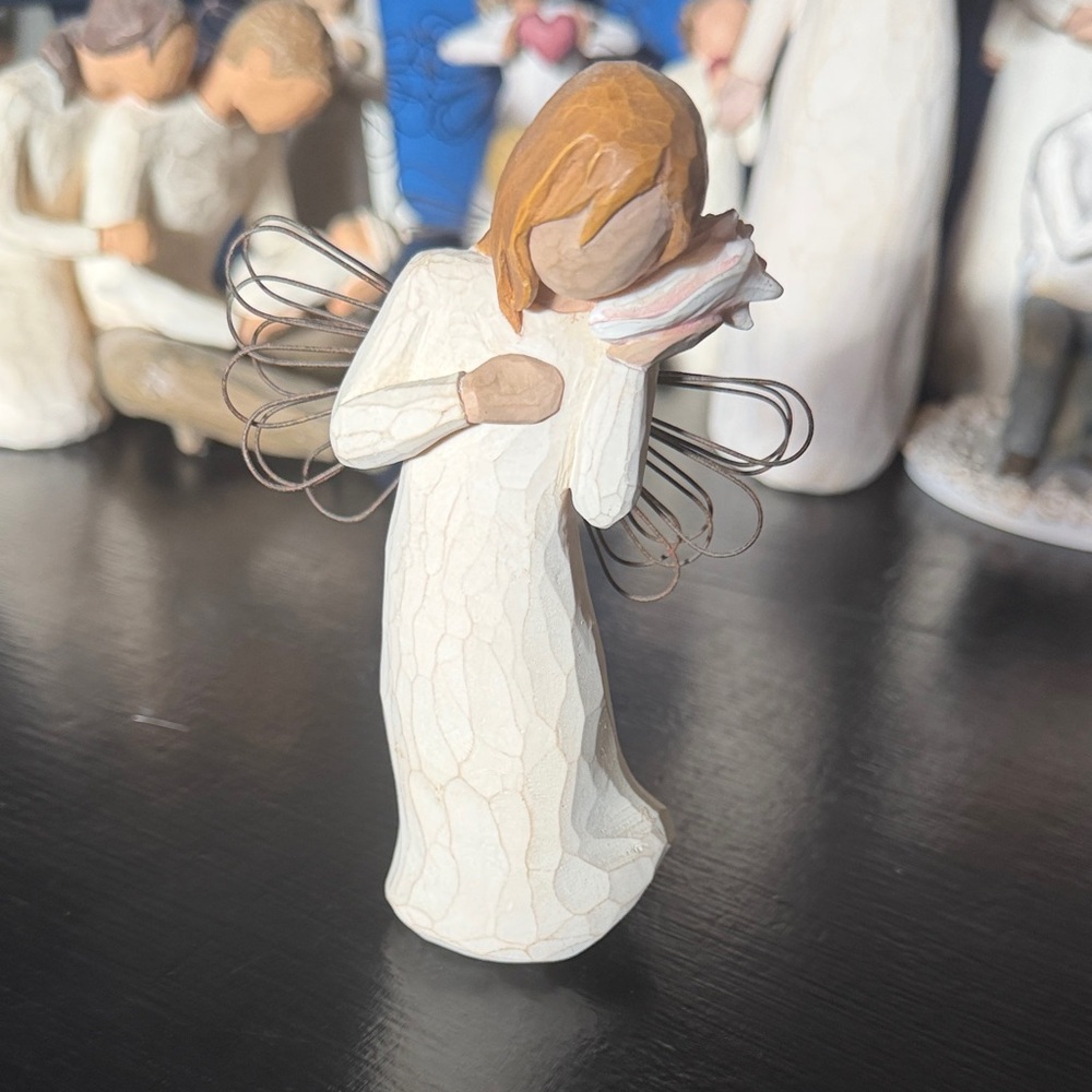 Willow Tree Angel with Cream Gown and Tan Hair
